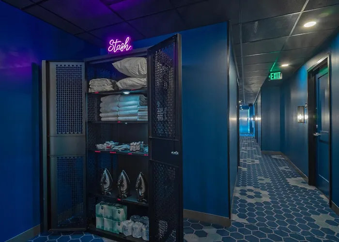 Moxy Downtown Hotel