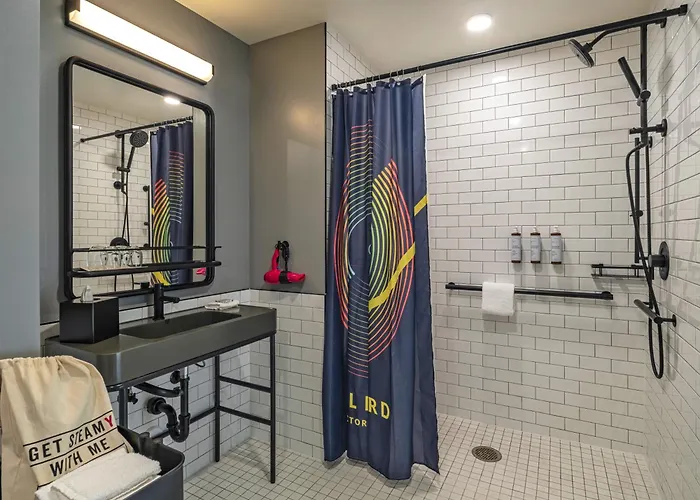 Hotel Moxy Downtown 3*