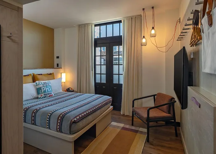 Moxy Downtown Hotel