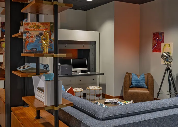 Hotel Moxy Downtown Phoenix