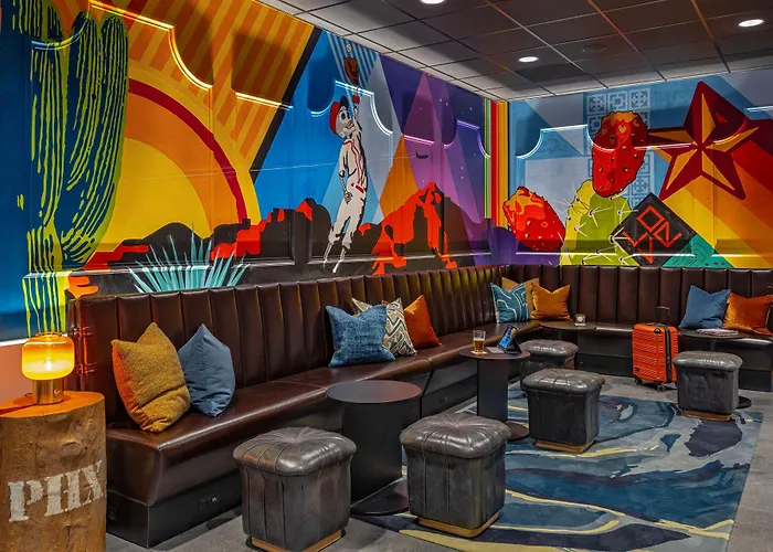 Hotel Moxy Downtown 3*