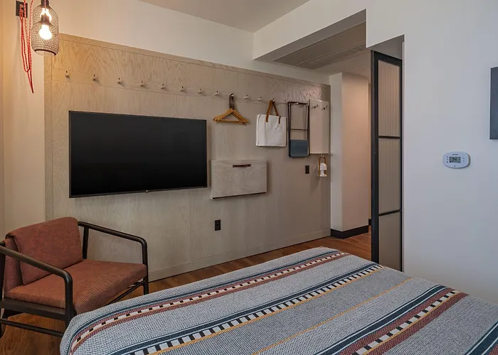 Moxy Downtown Hotel