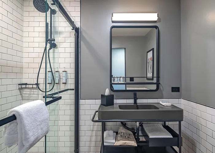 Moxy Downtown Hotel