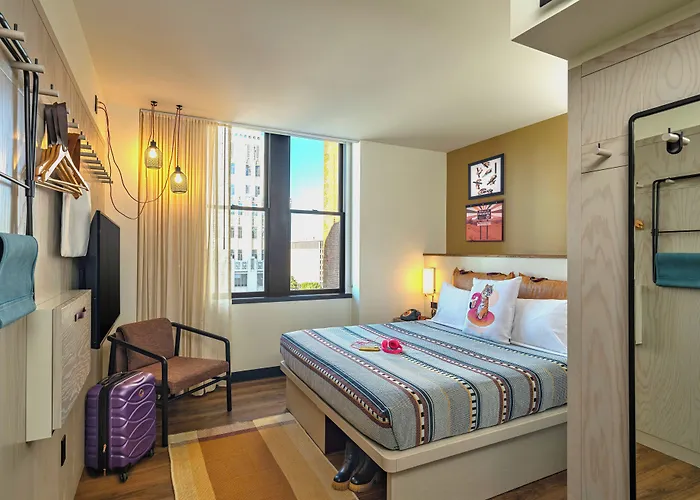 Moxy Downtown Hotel Phoenix