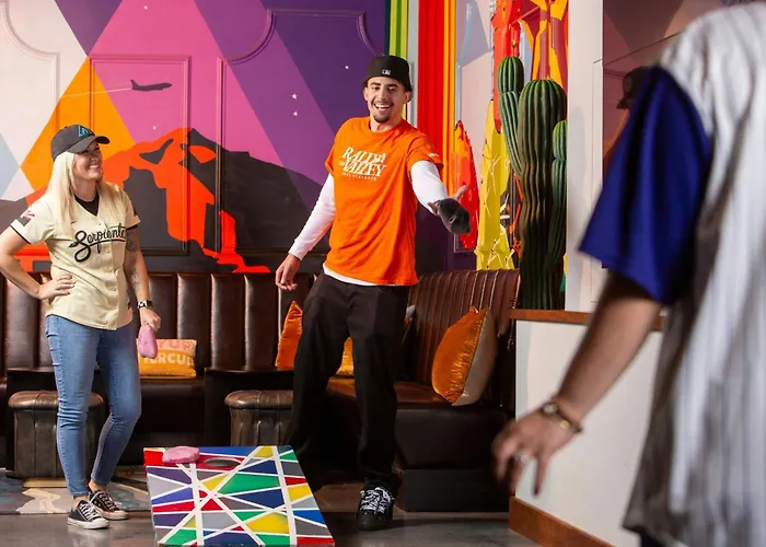 Moxy Downtown Hotel