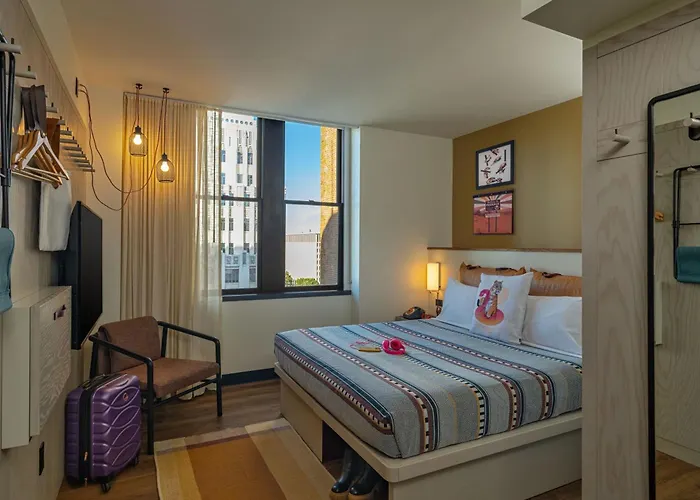 Moxy Downtown Hotel Phoenix