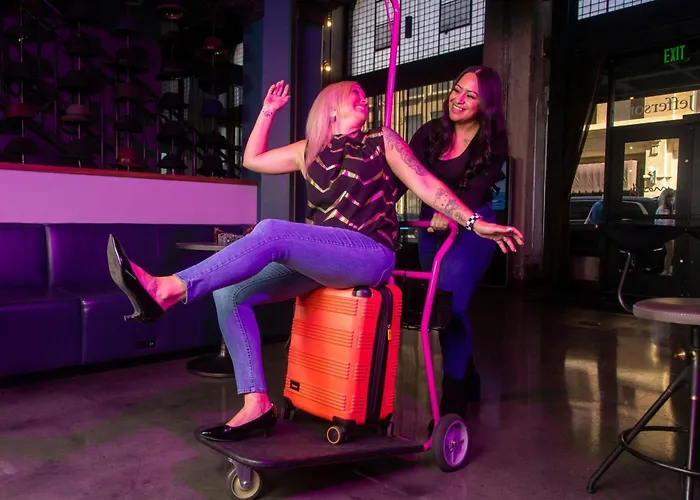 Hotel Moxy Downtown Phoenix
