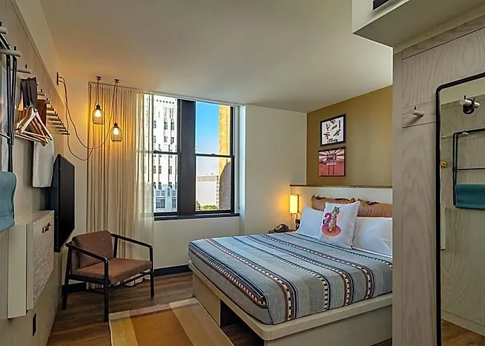 Moxy Downtown Hotel